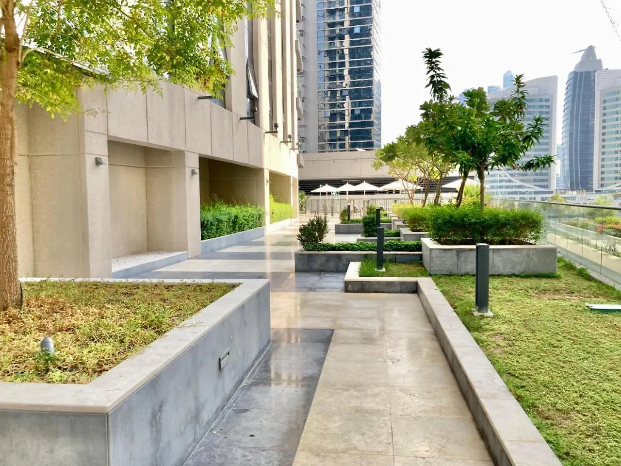 Signature 1 Bedroom Escape In Dunya Tower Experience Downtown Dubai At Its Finest