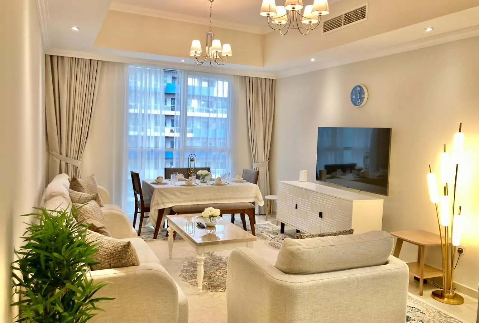 Signature 1 Bedroom Escape In Dunya Tower Experience Downtown Dubai At Its Finest 0*,  United Arab Emirates